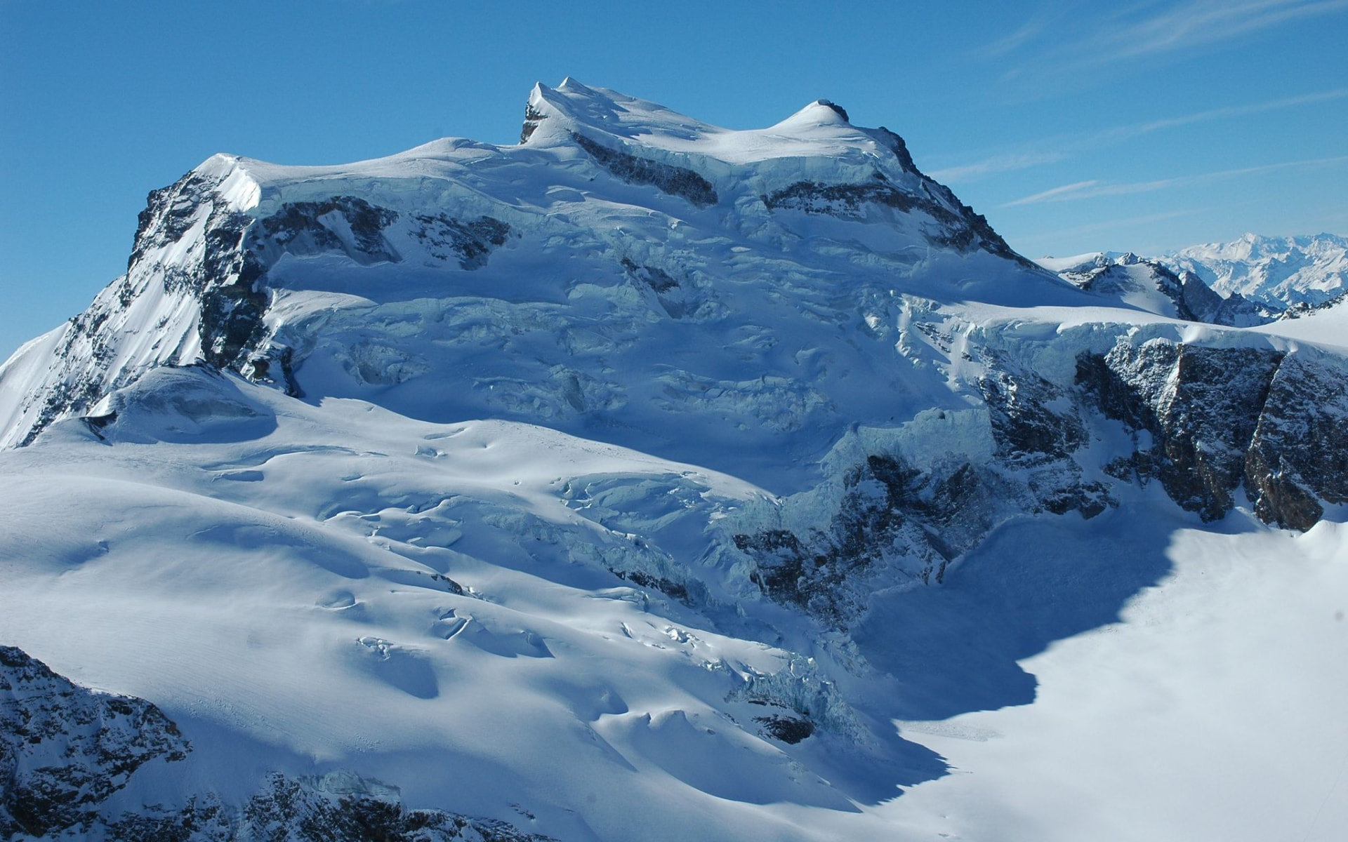 Le Grand Combin et son glacier de Corbassière